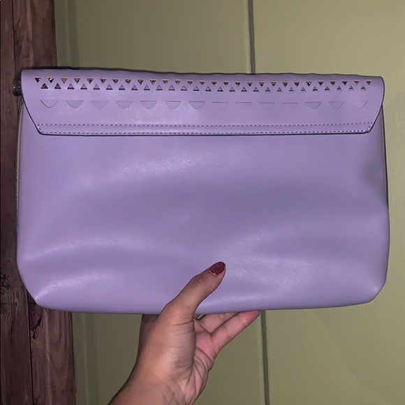 LAV CLUTCH💜 - Picture 5 of 6